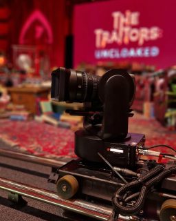 The Traitors: Uncloaked, The Final...BBC2
Tracking cam for audience shots. With the #SonyFR7. Incredible quality from a ptz.
Kit- @dan.greenway.222
#sonyptz #ptz #broadcast #bbc2 #traitors #TraitorsUncloaked